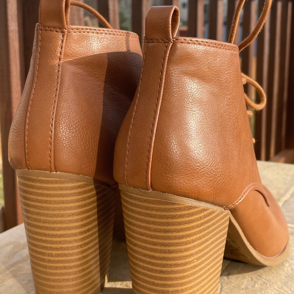 Boot - Picture 3 of 5